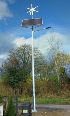 Latarnia solarno-wiatrowa Hybrid Solar LED