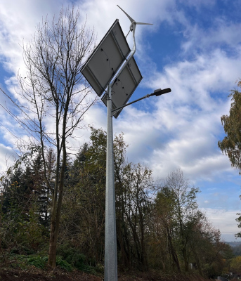 Latarnia solarno-wiatrowa Hybrid Dual Solar LED V1 + dodatkowe zasilanie back-up z możliwością podłączenia do 230V