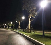 Solarna lampa parkowa LED 12,5W / 2000lm / panel 18,5W