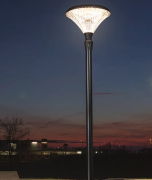 Latarnia solarna uliczna LED 17W panel 25W ze słupem aluminiowym i fundamentem