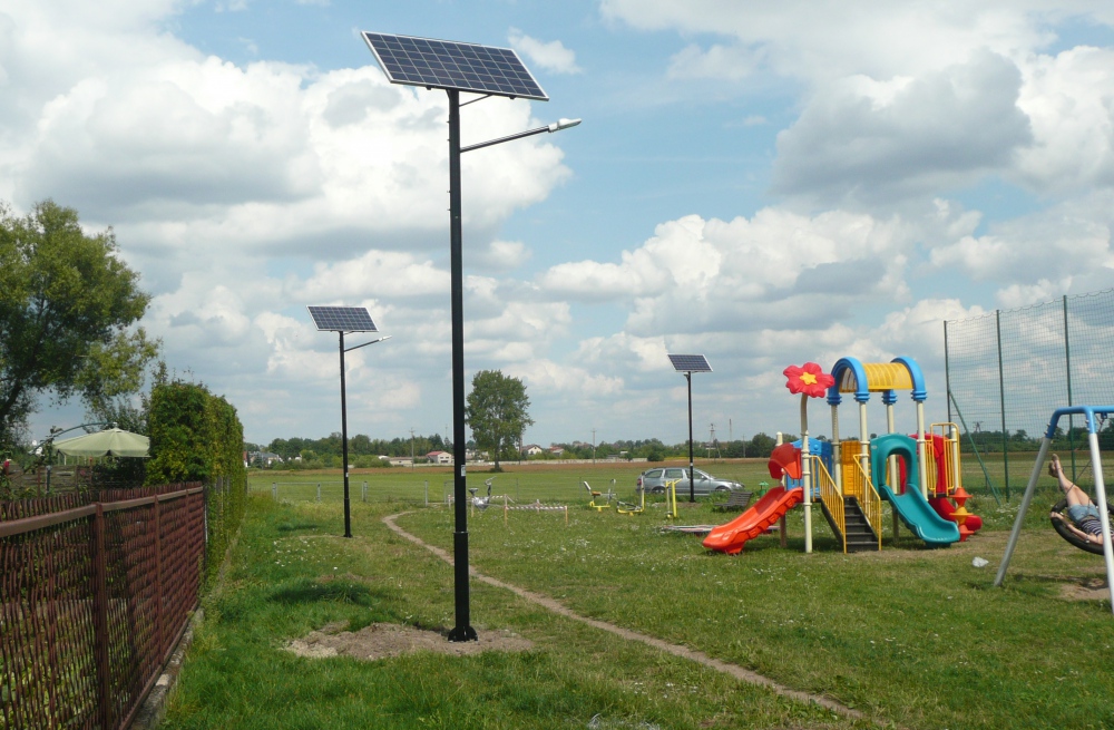 Oświetlenie solarne placów zabaw w Łowiczu